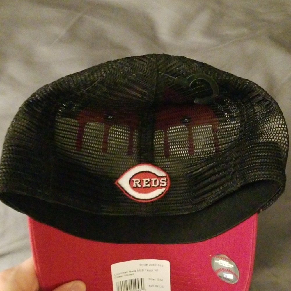 Cincinnati Reds Hat - Picture 2 of 3